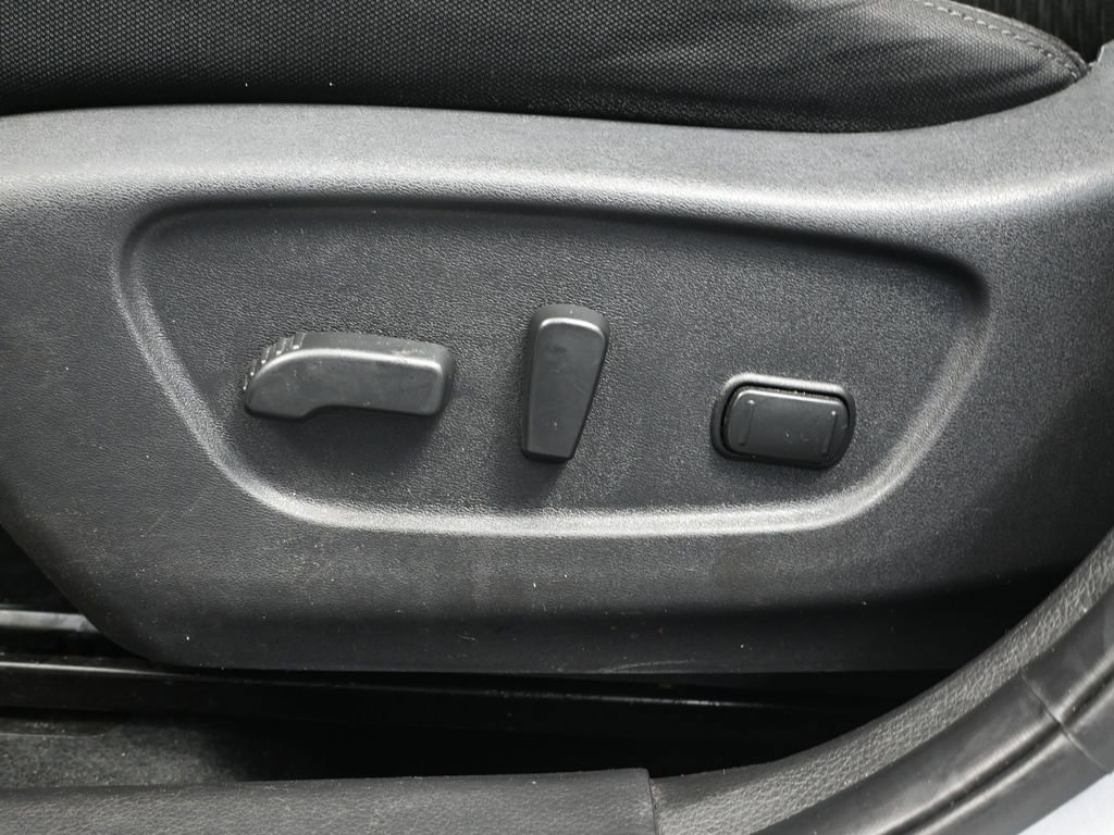 Used 2020 Nissan Rogue SV image 20