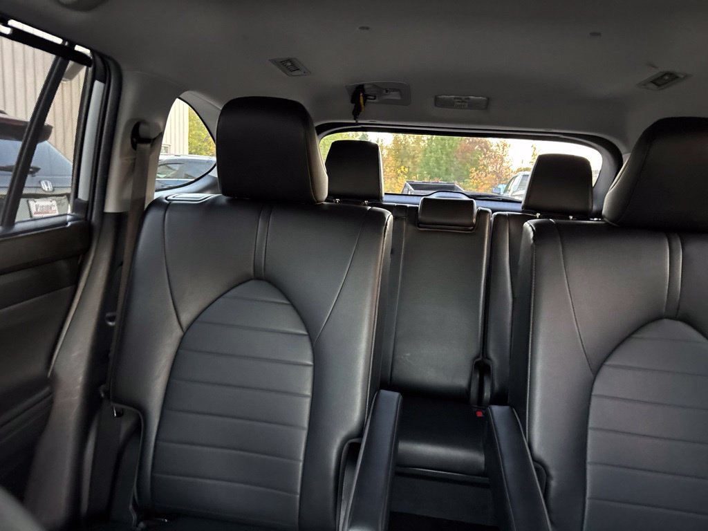 Used 2022 Toyota Highlander XLE AWD/4WD image 36