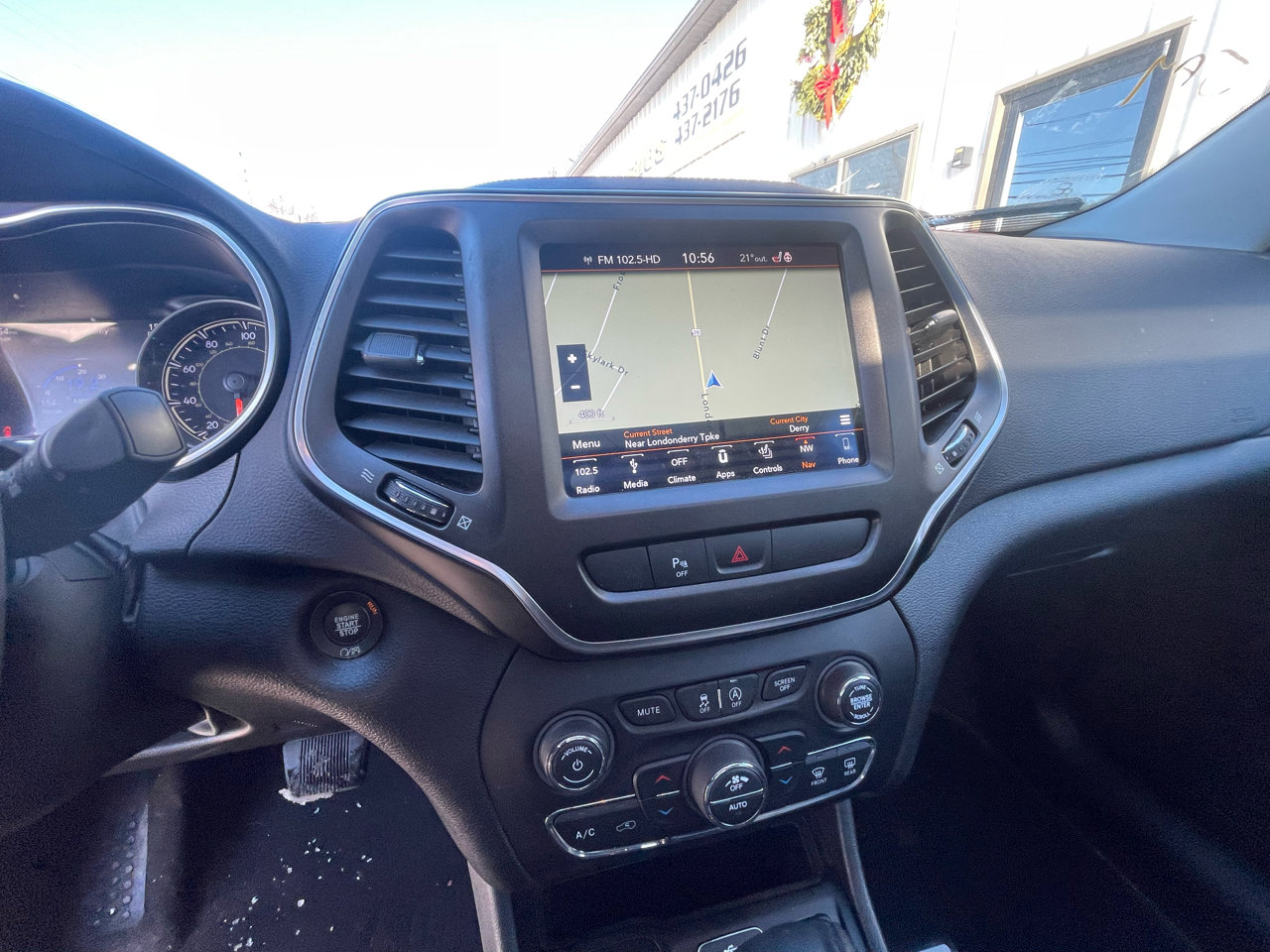Used 2019 Jeep Cherokee Trailhawk image 13