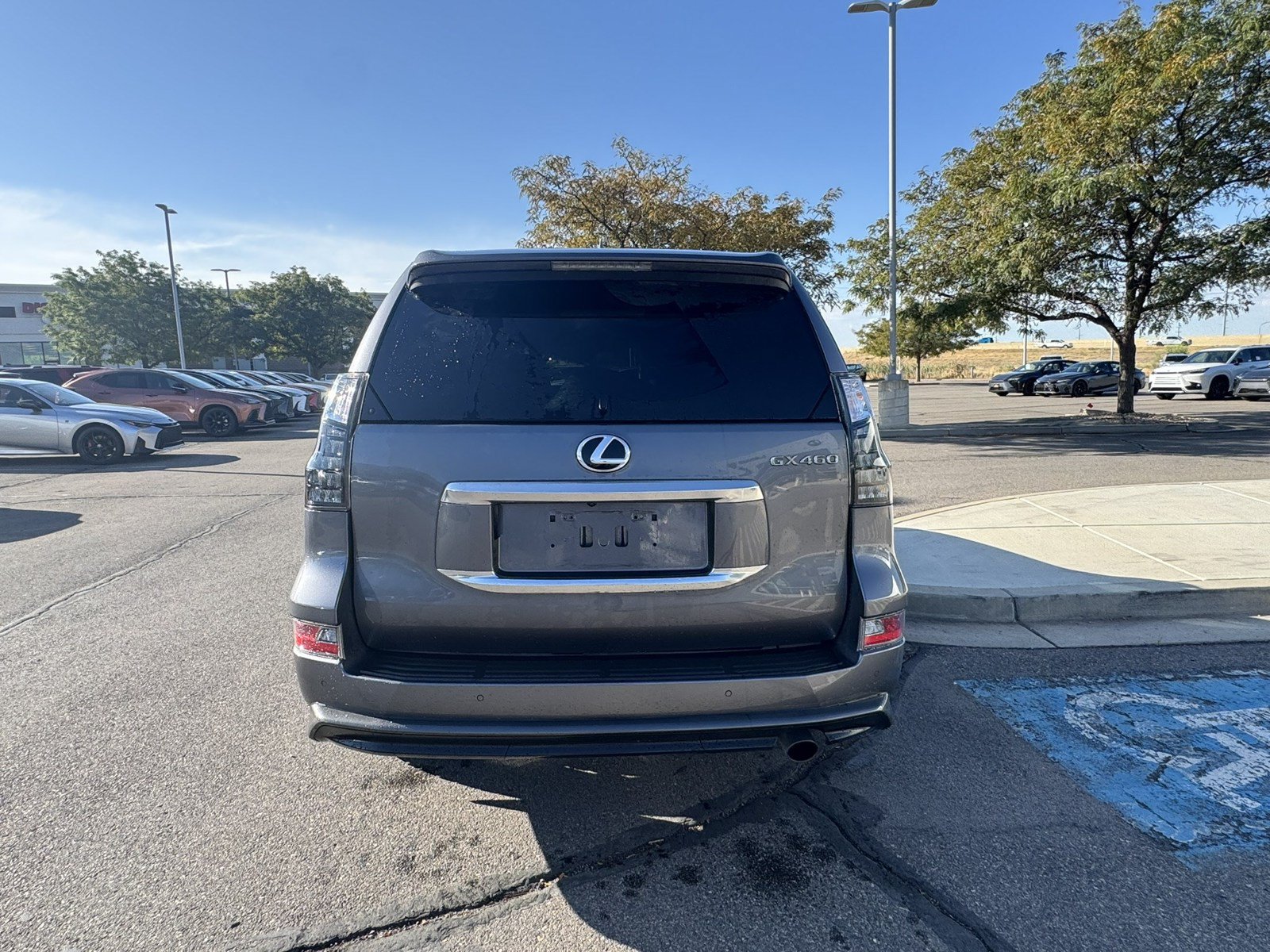 Used 2023 Lexus GX 460 Luxury w/ Sport Design Package AWD/4WD image 5