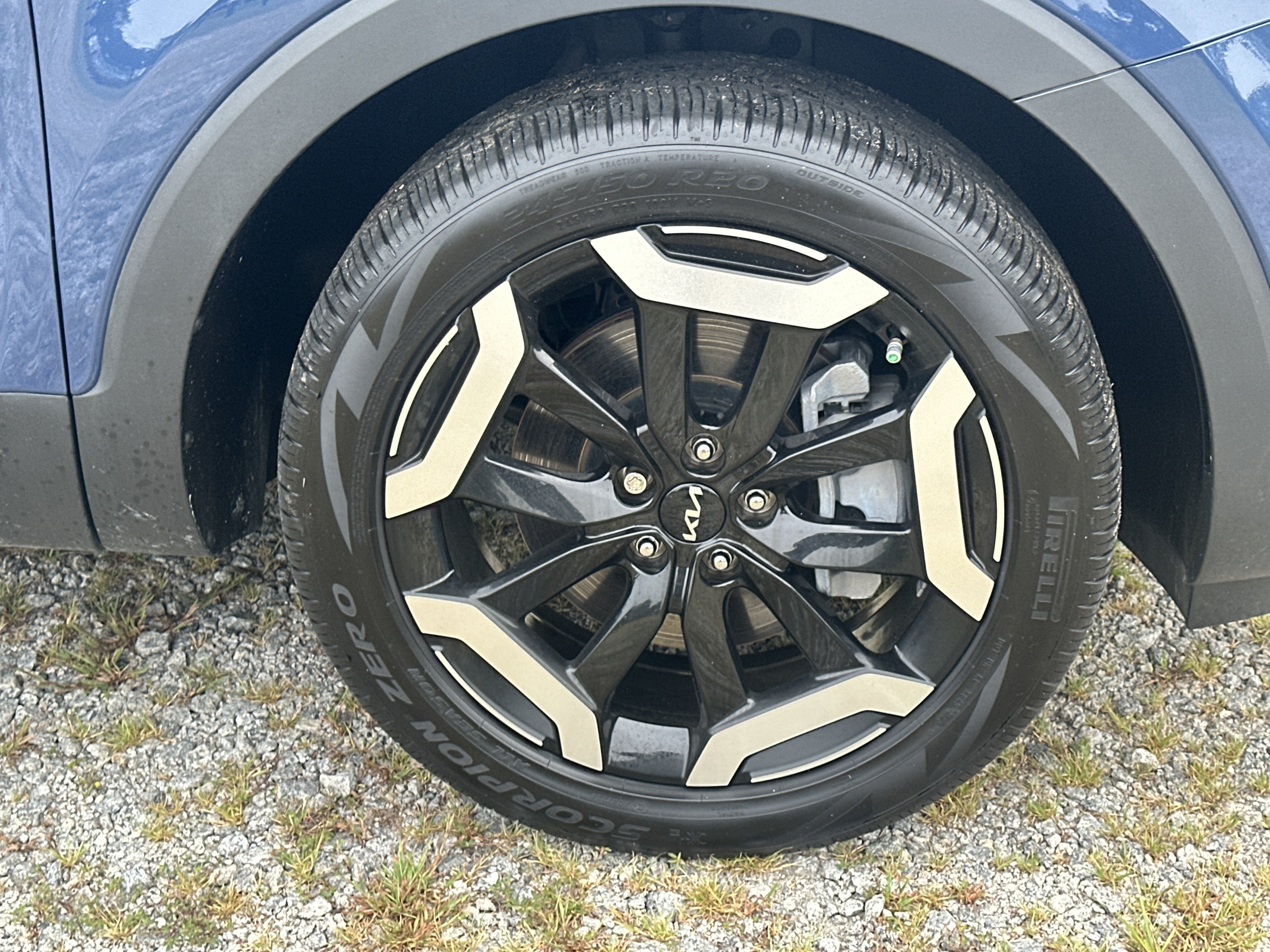 Used 2024 Kia Telluride EX FWD image 12