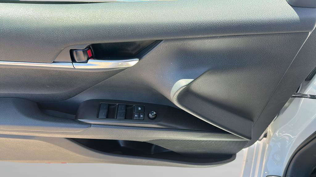 Used 2024 Toyota Camry SE FWD image 11