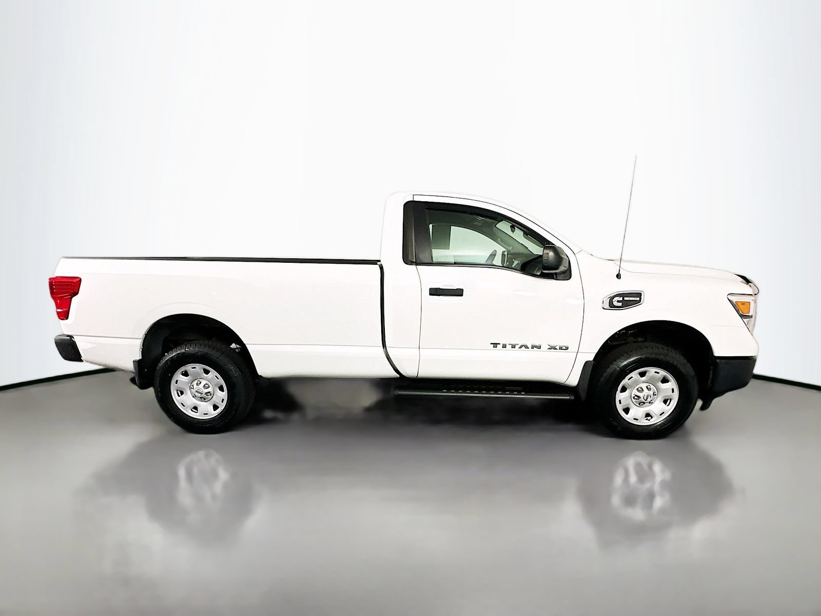 Used 2017 Nissan Titan S AWD/4WD image 8