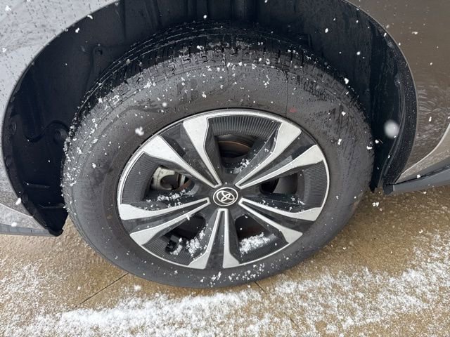 Used 2024 Toyota bZ4X XLE w/ Weather Package image 8