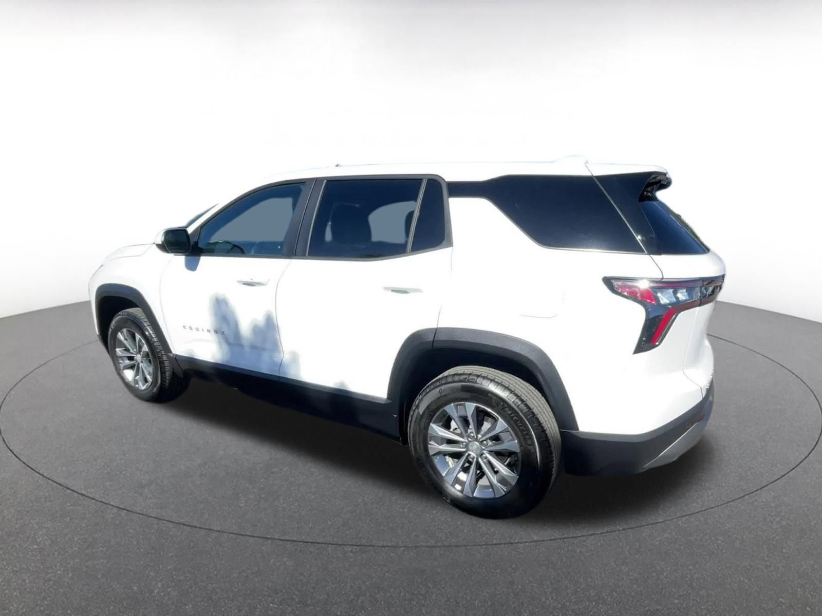 Used 2025 Chevrolet Equinox LT image 10