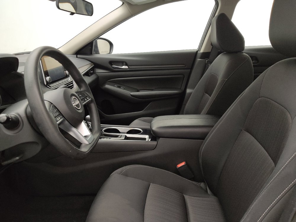Used 2024 Nissan Altima 2.5 SV image 17
