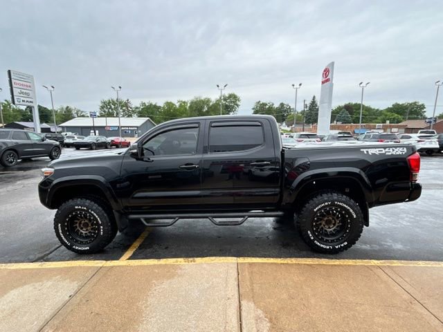 Used 2016 Toyota Tacoma TRD Sport w/ Towing Package AWD/4WD image 6