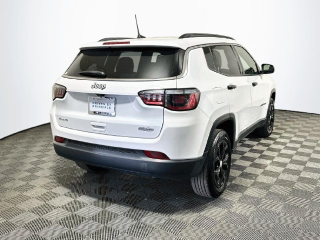 Used 2024 Jeep Compass Latitude AWD/4WD image 9