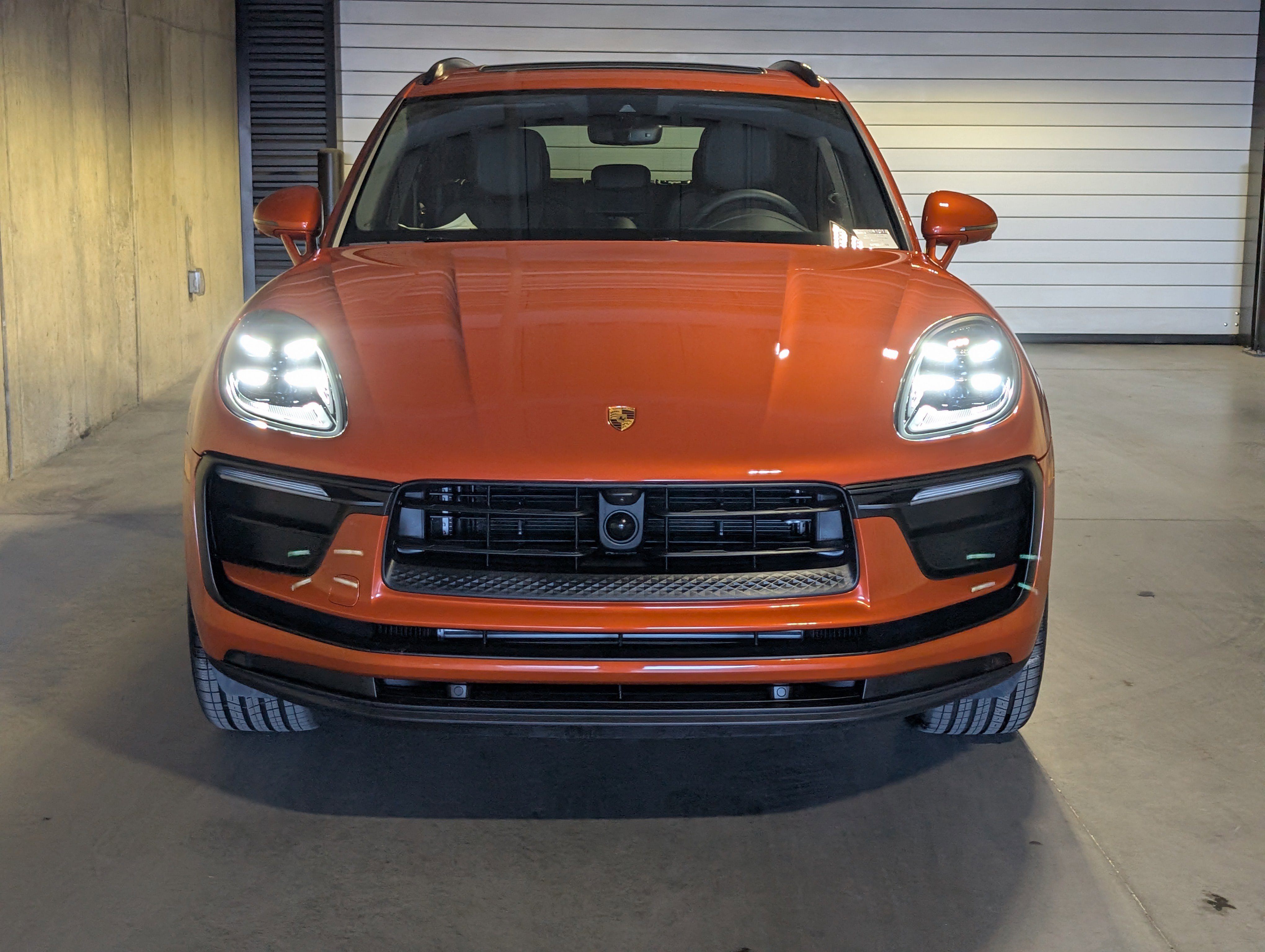 Certified 2025 Porsche Macan image 12