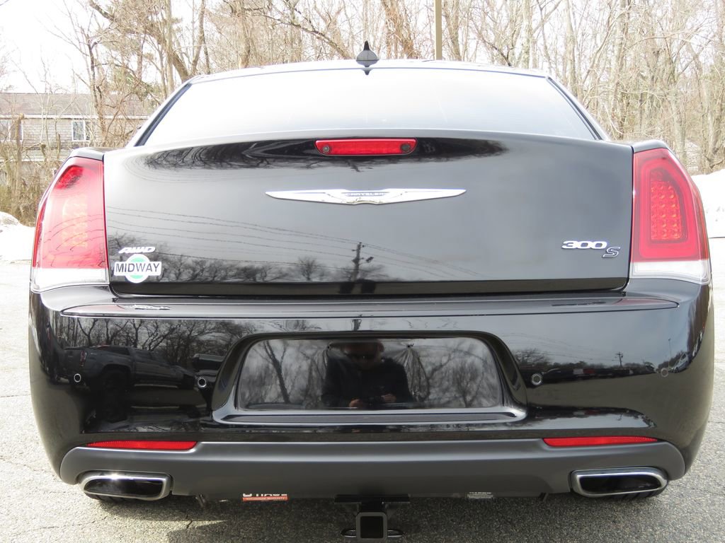 Used 2016 Chrysler 300 S w/ 300S Premium Group image 6