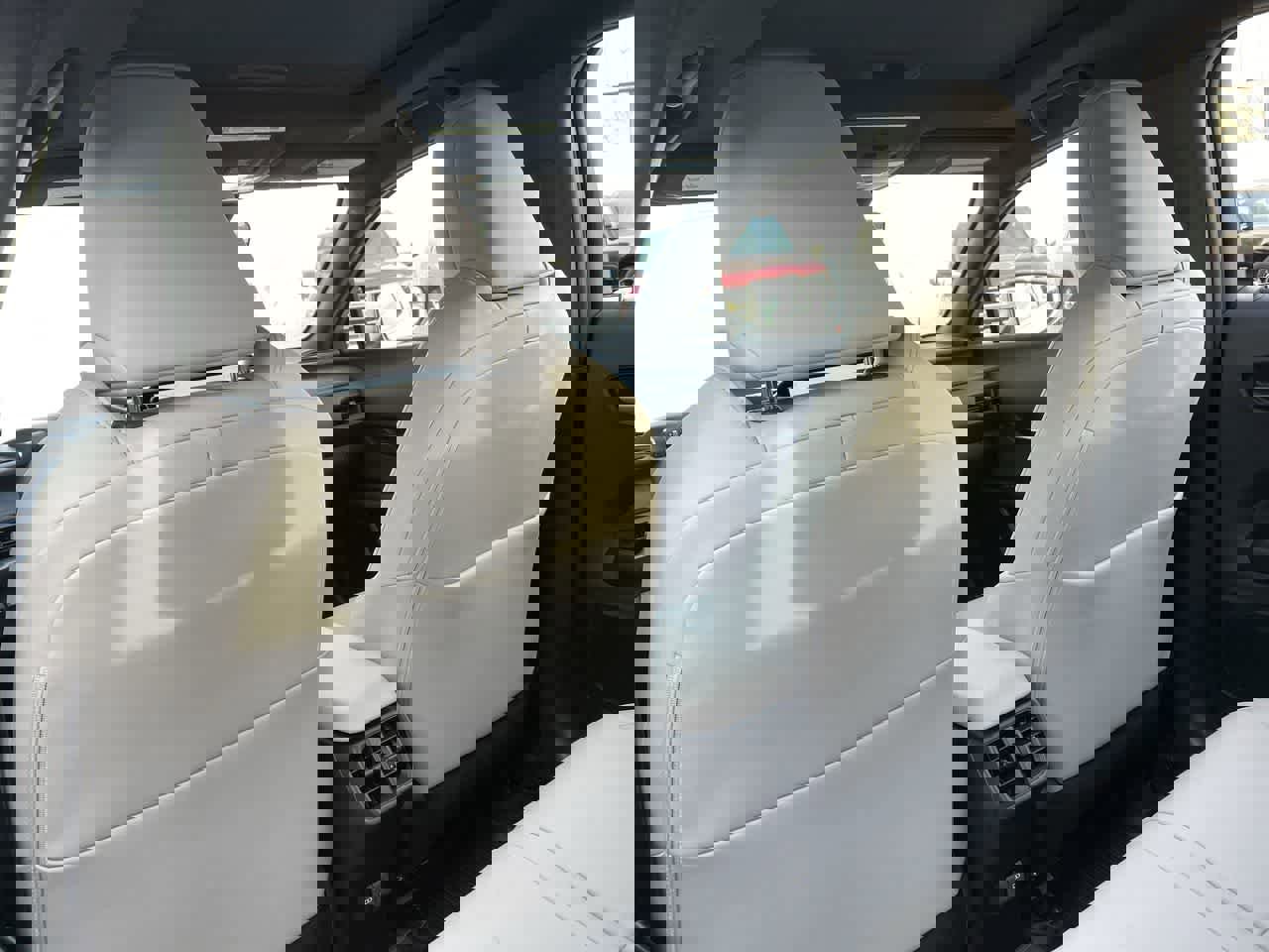 Used 2025 Lexus UX 300h AWD image 20