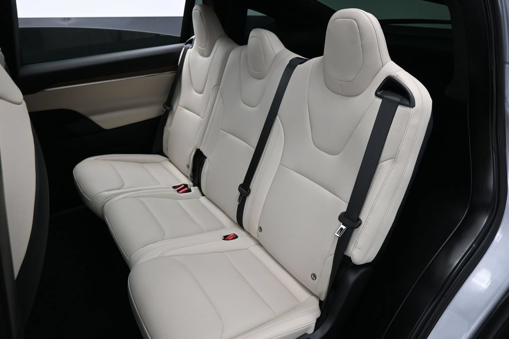 Used 2025 Tesla Model X AWD/4WD image 24
