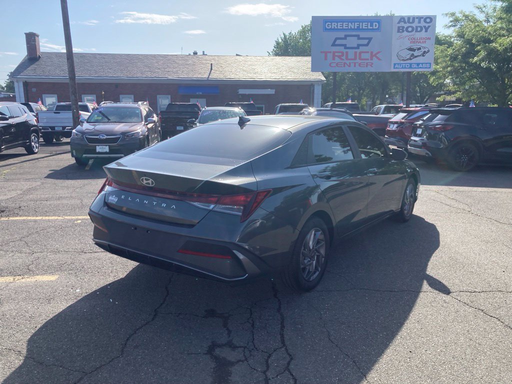 Used 2024 Hyundai Elantra SEL FWD image 23