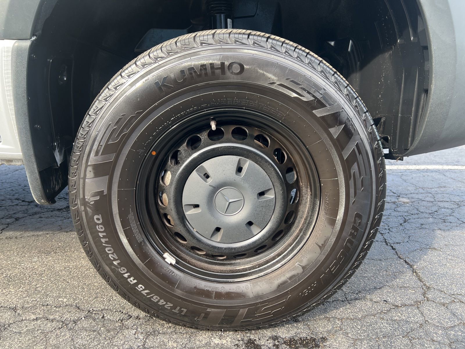 Used 2024 Mercedes-Benz Sprinter 144 Cargo image 38
