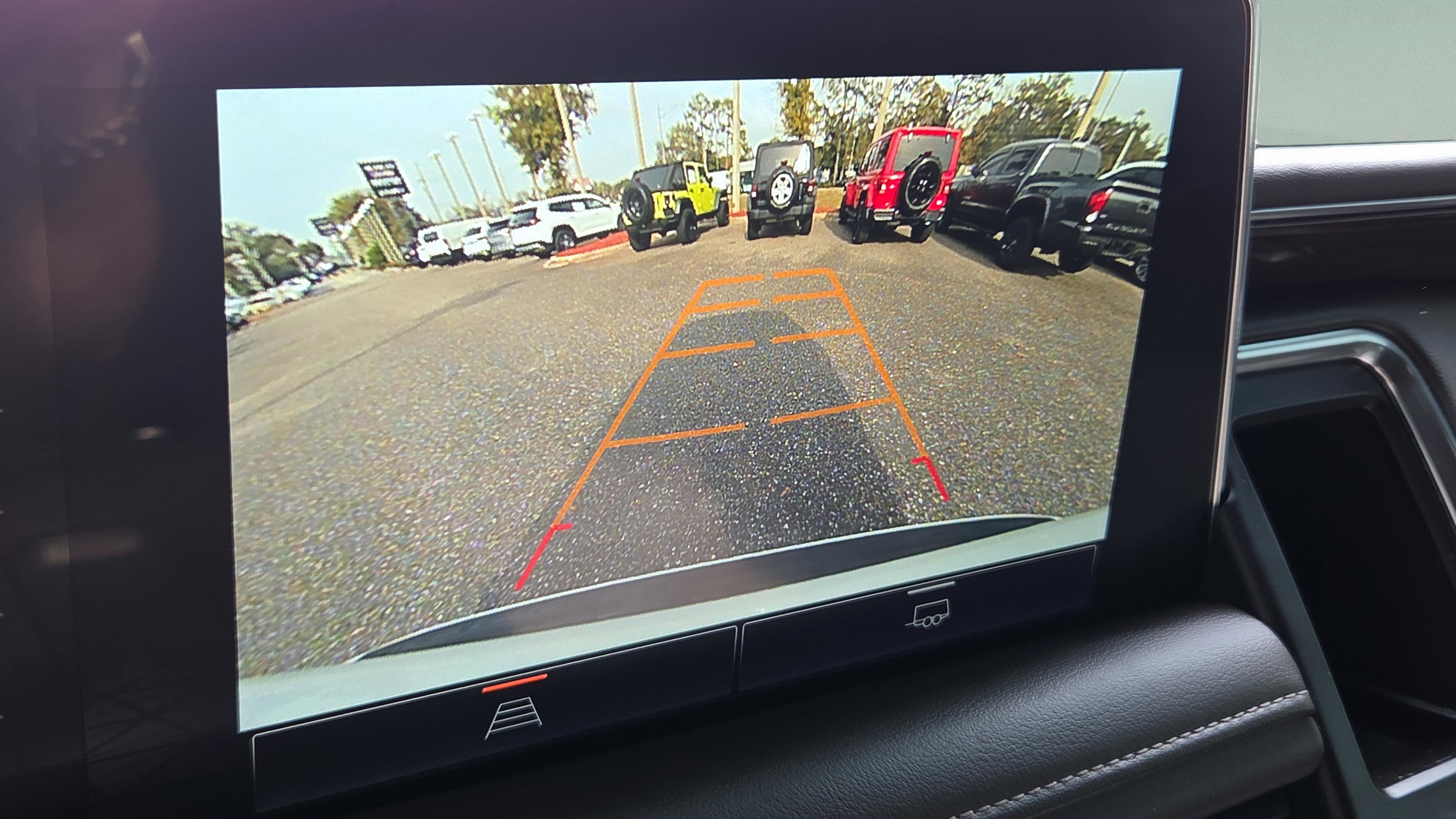 Used 2022 GMC Yukon SLE image 24