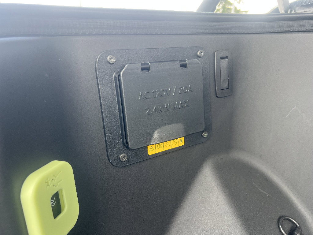 Used 2025 Ford F150 Lightning Flash image 39