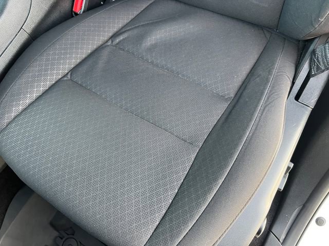 Used 2018 Jeep Grand Cherokee Laredo w/ All-Weather Capability Group image 11