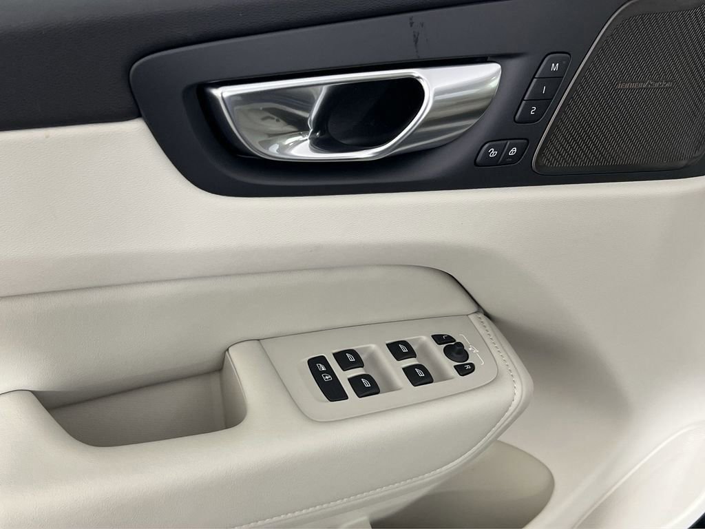 New 2026 Volvo XC60 T8 Ultra w/ Climate Package image 13