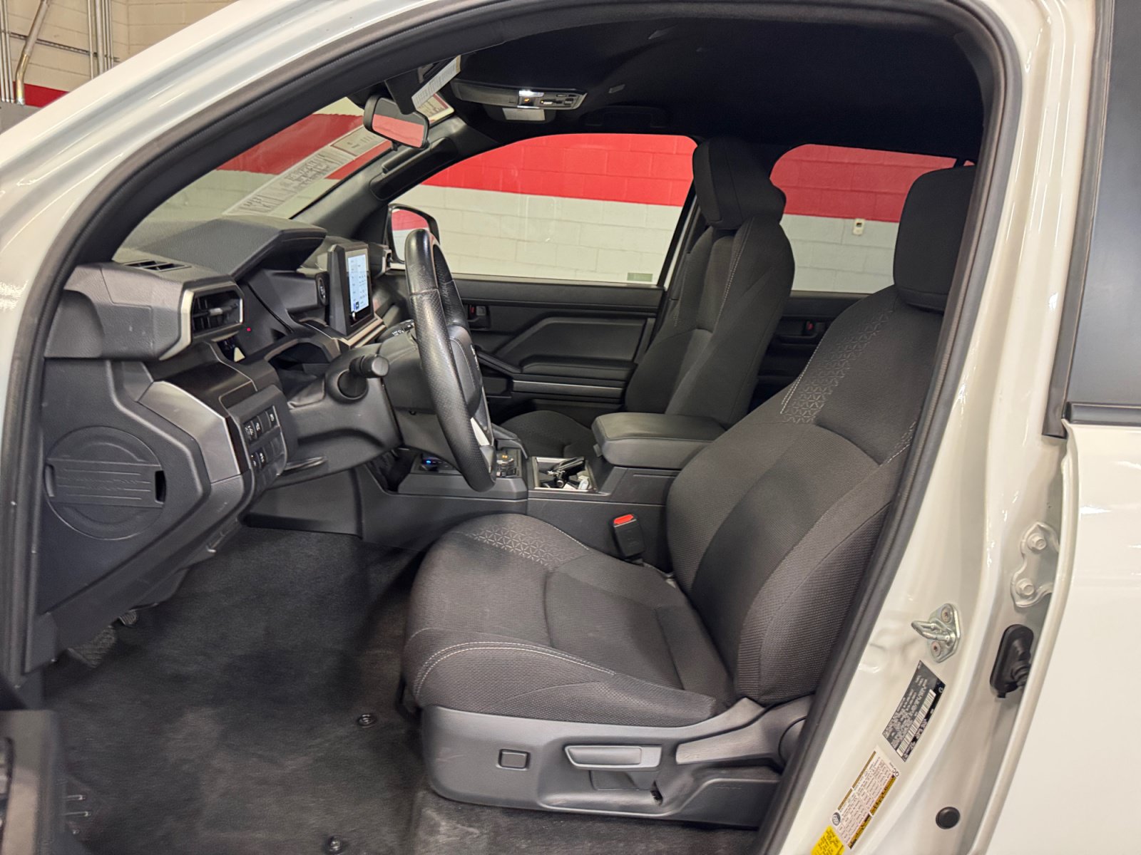 Certified 2025 Toyota 4Runner SR5 AWD/4WD image 14