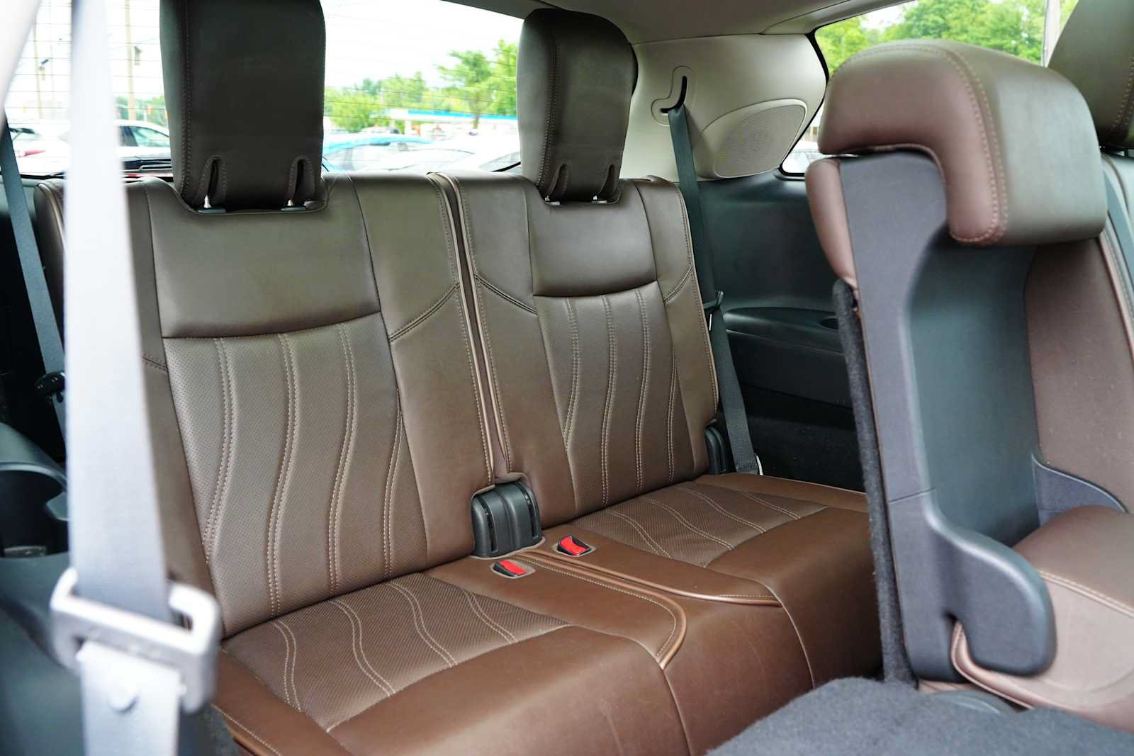 Used 2013 INFINITI JX35 AWD w/ Premium Pkg image 34
