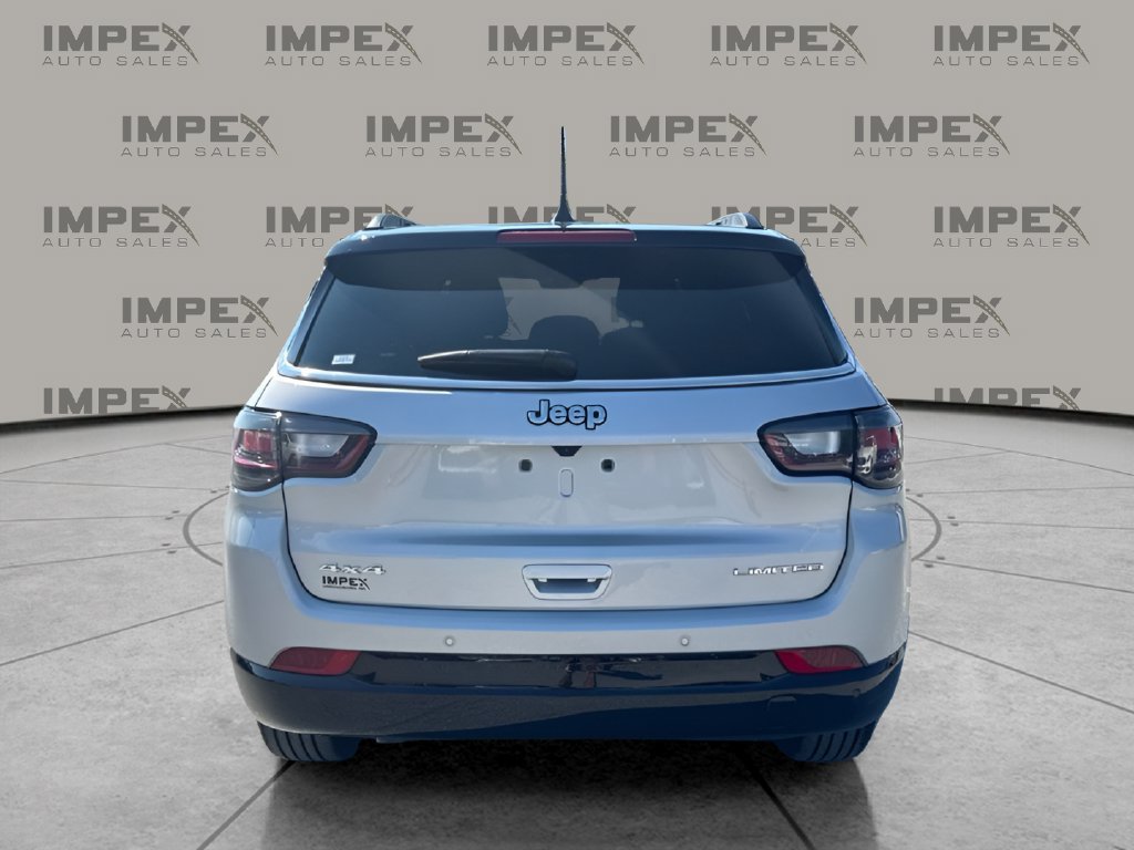 Used 2025 Jeep Compass Limited w/ Elite Group AWD/4WD image 4