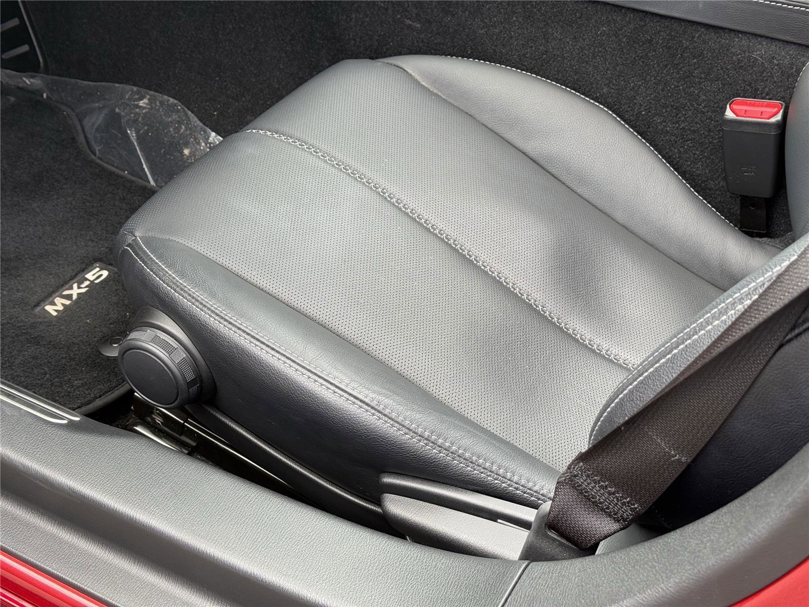 Used 2025 MAZDA MX-5 Miata RF Grand Touring image 16