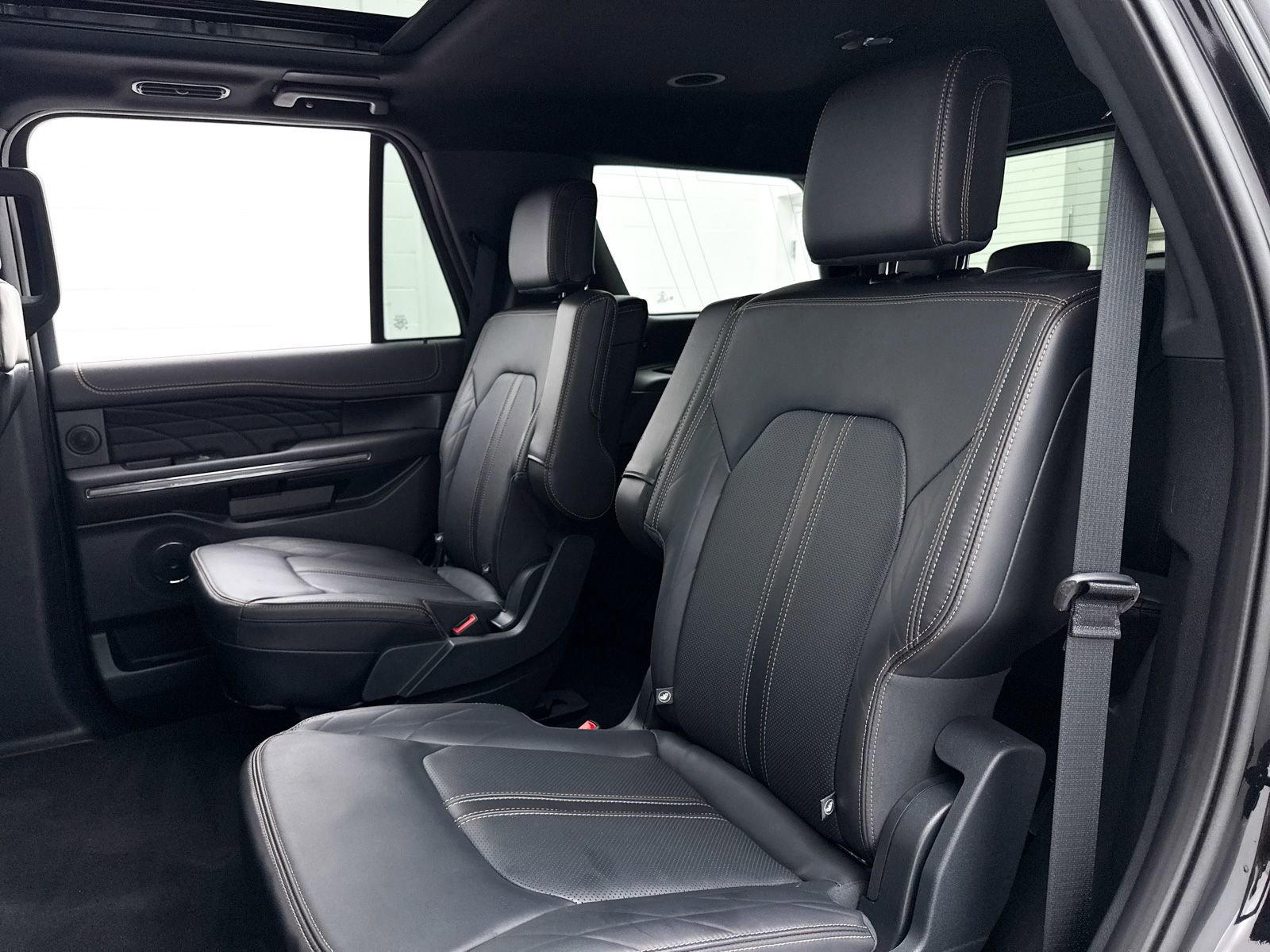 Used 2024 Ford Expedition Platinum AWD/4WD image 32