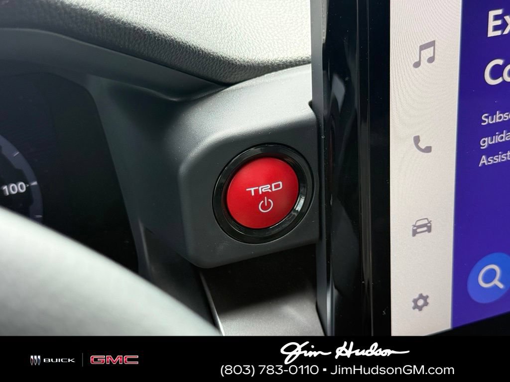 Used 2025 Toyota Tacoma TRD Off-Road AWD/4WD image 31