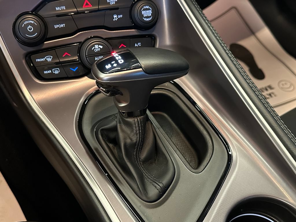 Used 2022 Dodge Challenger SXT AWD/4WD image 15