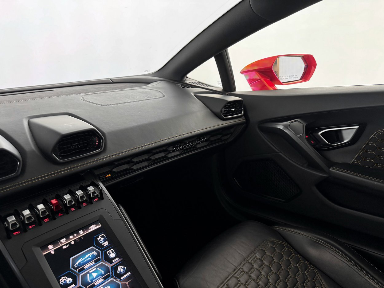 Used 2023 Lamborghini Huracan EVO image 10