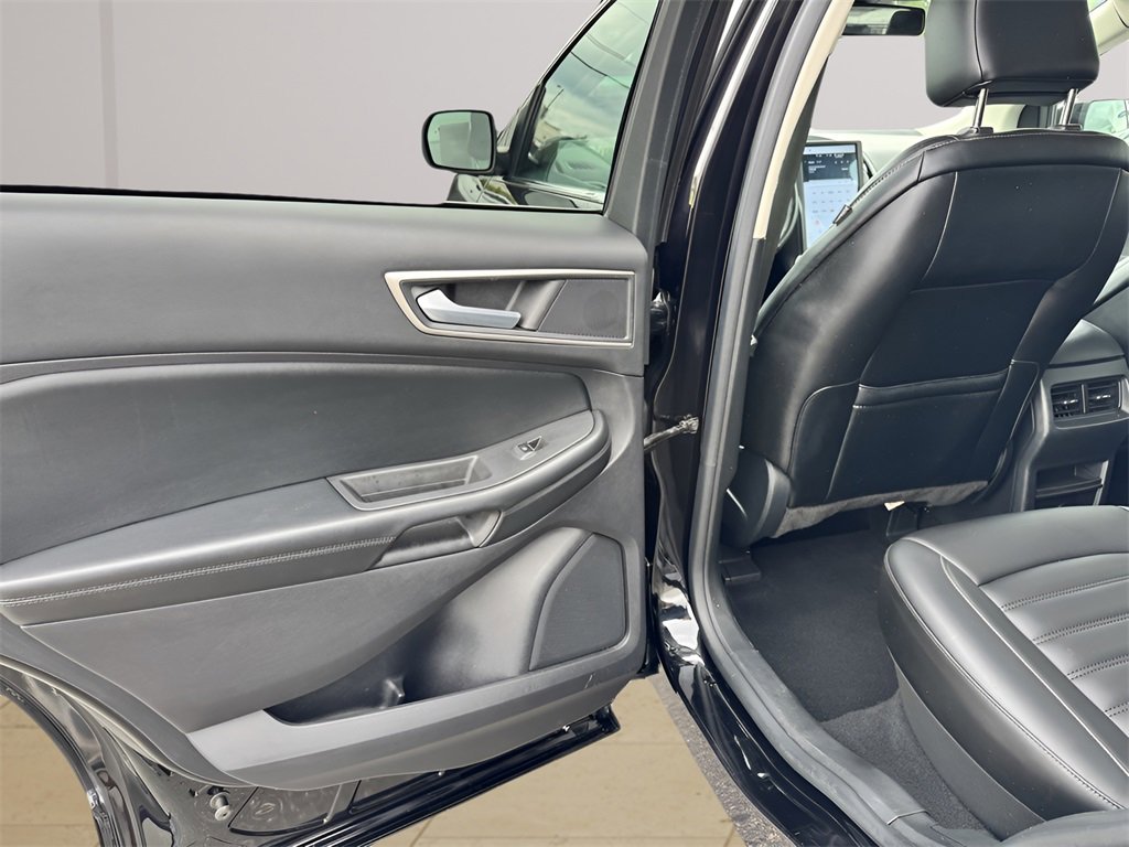 Used 2022 Ford Edge SEL w/ Class II Trailer Tow Package image 31