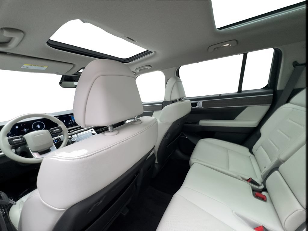 Used 2025 Hyundai Santa Fe Limited FWD image 24
