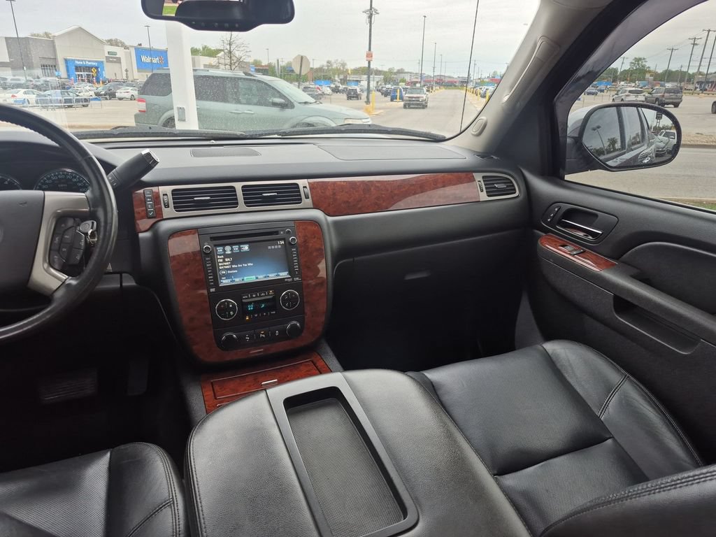 Used 2012 Chevrolet Avalanche LTZ AWD/4WD image 10