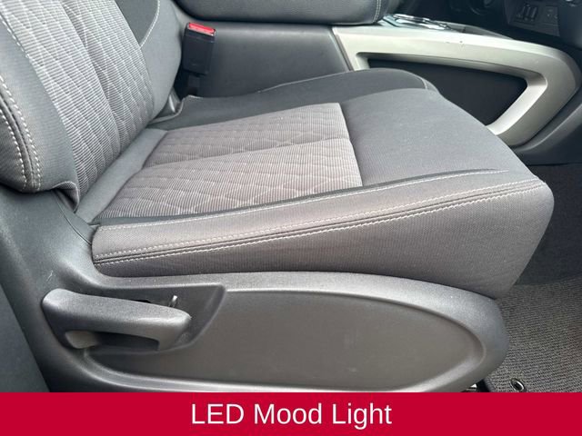 Used 2024 Nissan Titan SV w/ SV Convenience Package image 16