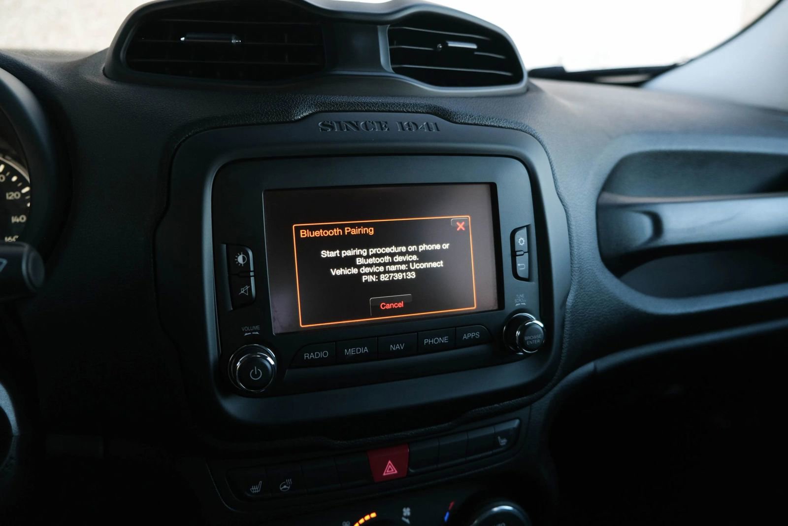 Used 2017 Jeep Renegade Latitude image 39