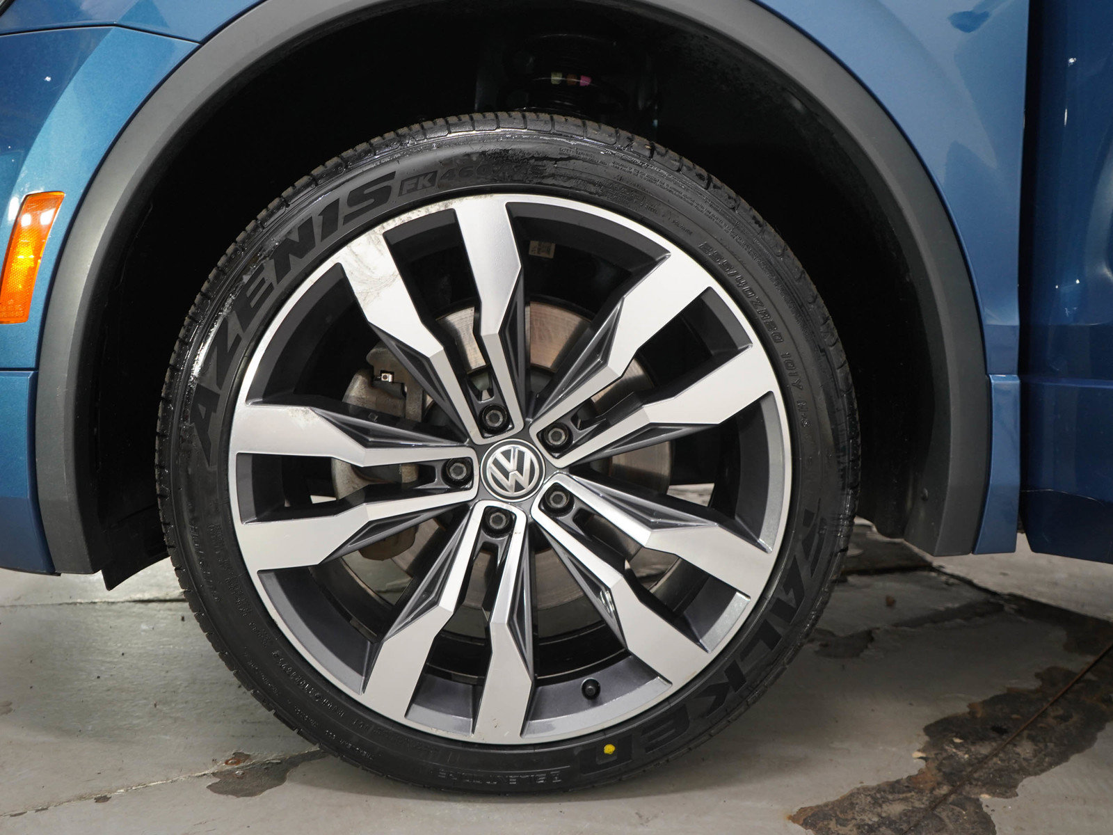 Used 2020 Volkswagen Tiguan SEL Premium R-Line AWD/4WD image 29