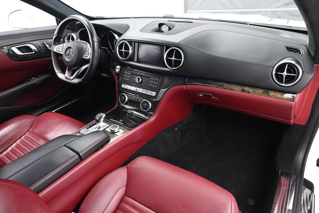 Used 2018 Mercedes-Benz SL 550 image 18