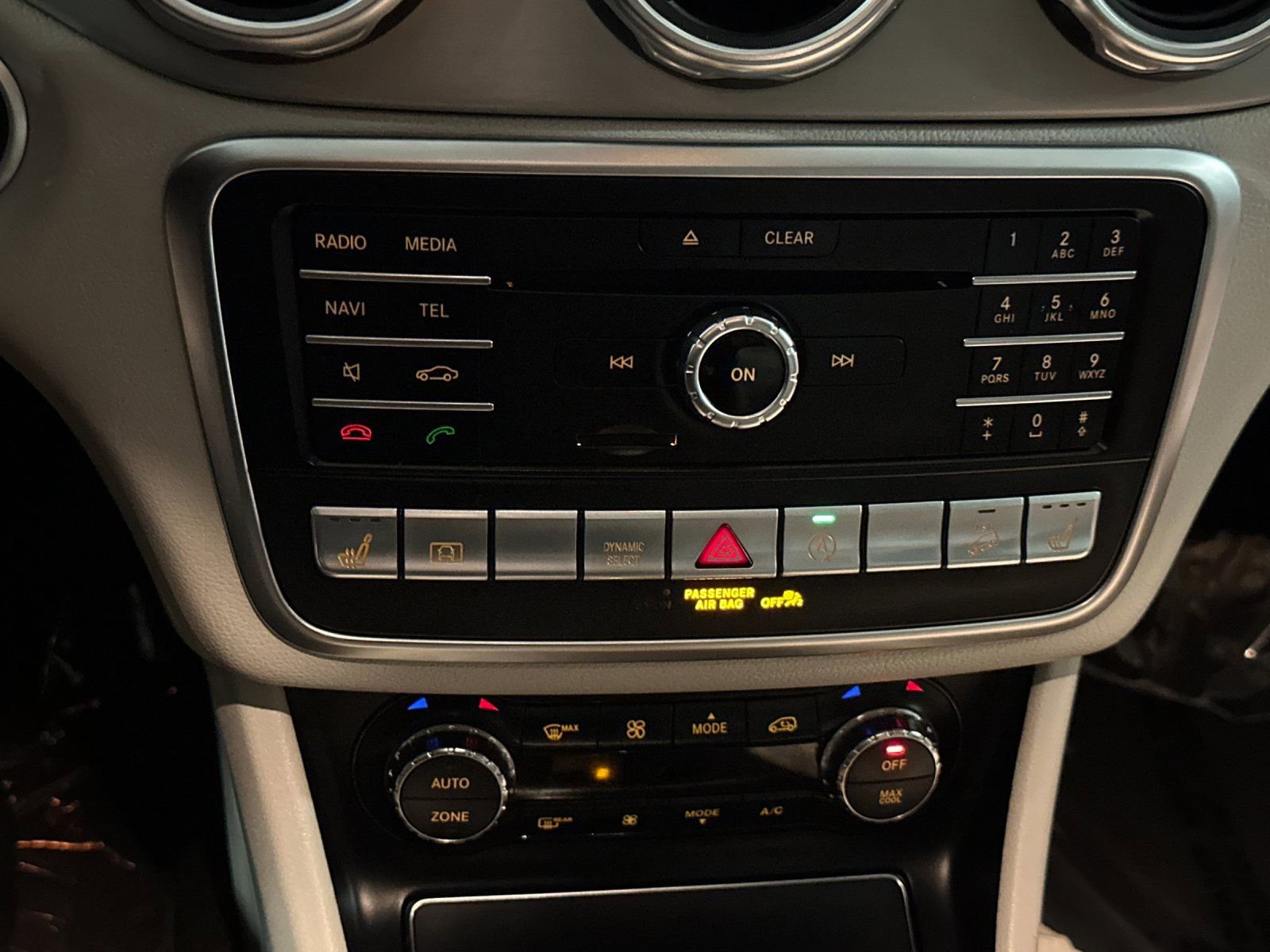 Used 2019 Mercedes-Benz GLA 250 4MATIC w/ Premium Package image 27