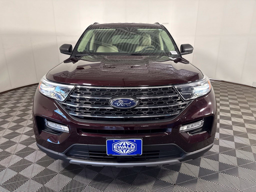 Used 2023 Ford Explorer XLT w/ Equipment Group 202A AWD/4WD image 3