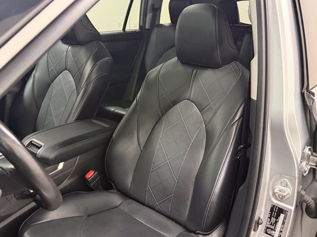 Used 2022 Toyota Highlander Platinum AWD/4WD image 41