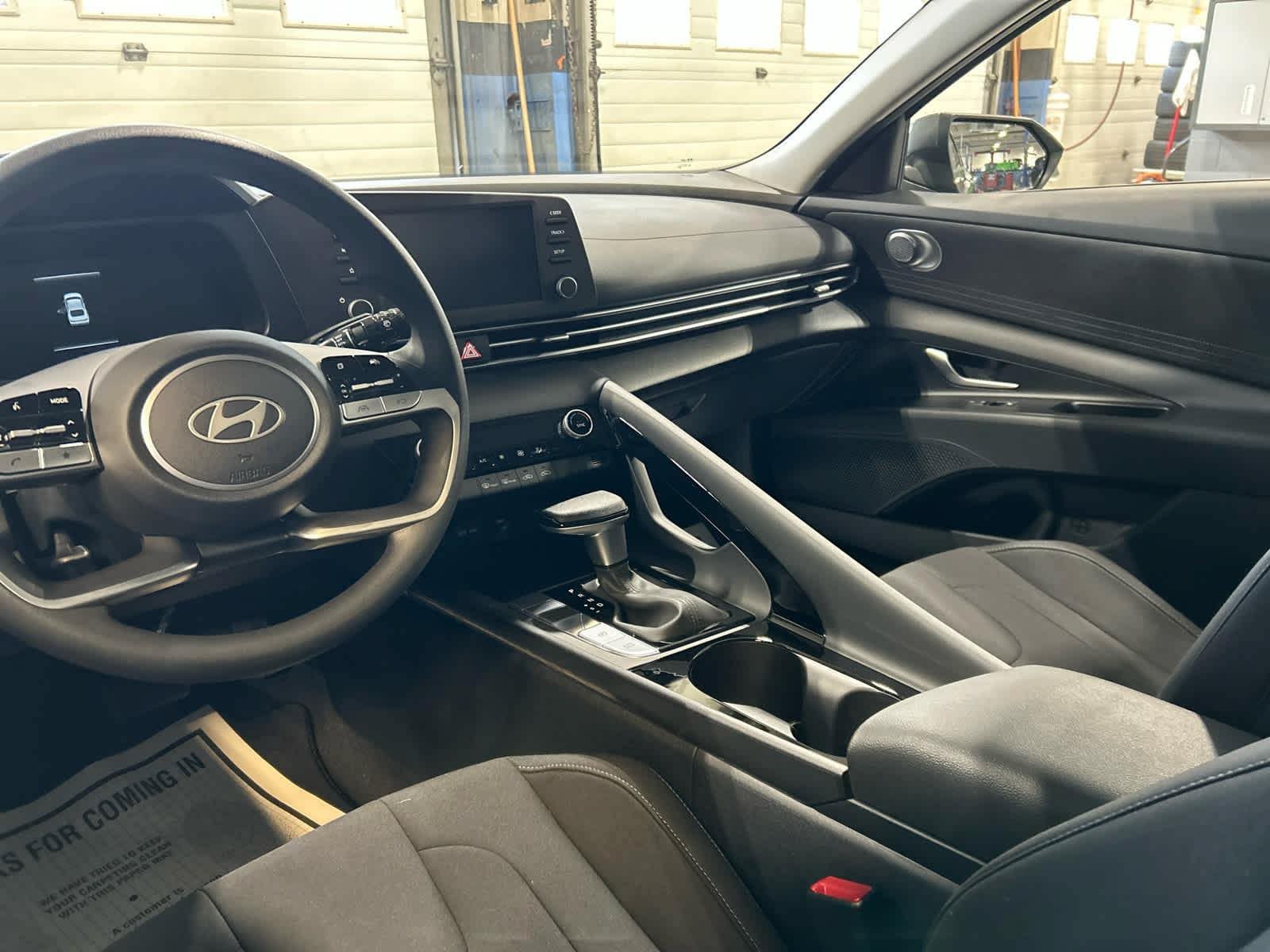 New 2026 Hyundai Elantra Hybrid FWD image 4
