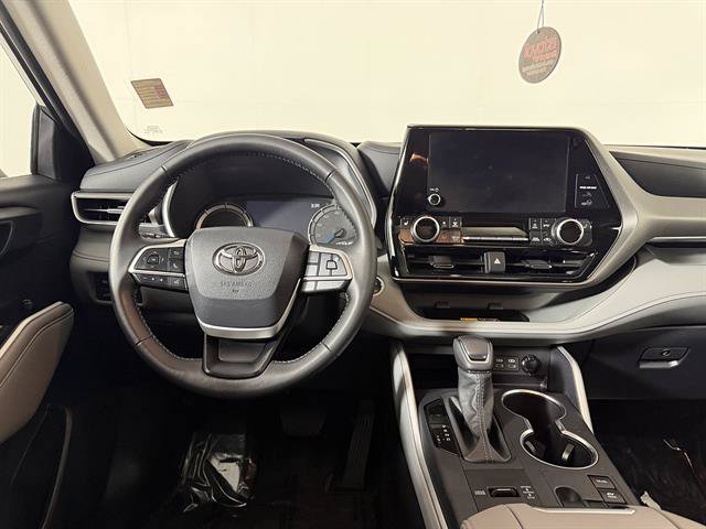 Certified 2026 Toyota Highlander XLE AWD/4WD image 13