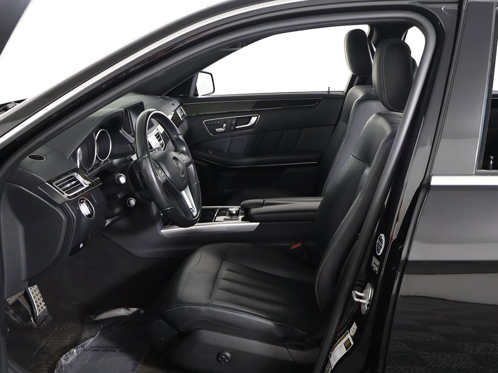 Used 2015 Mercedes-Benz E 400 4MATIC Sedan w/ Lighting Package image 26