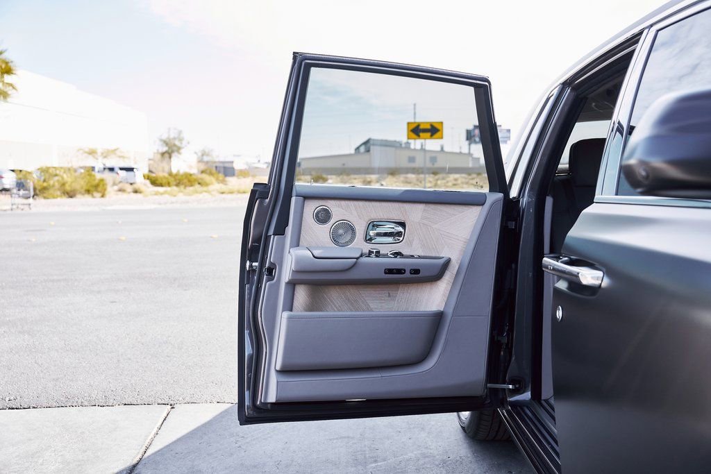 Used 2025 Rolls-Royce Phantom Sedan RWD image 27
