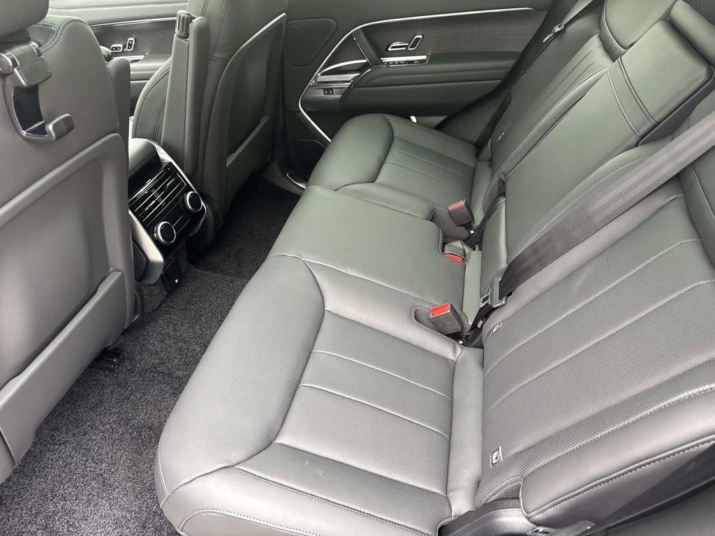 New 2026 Land Rover Range Rover SE AWD/4WD image 16