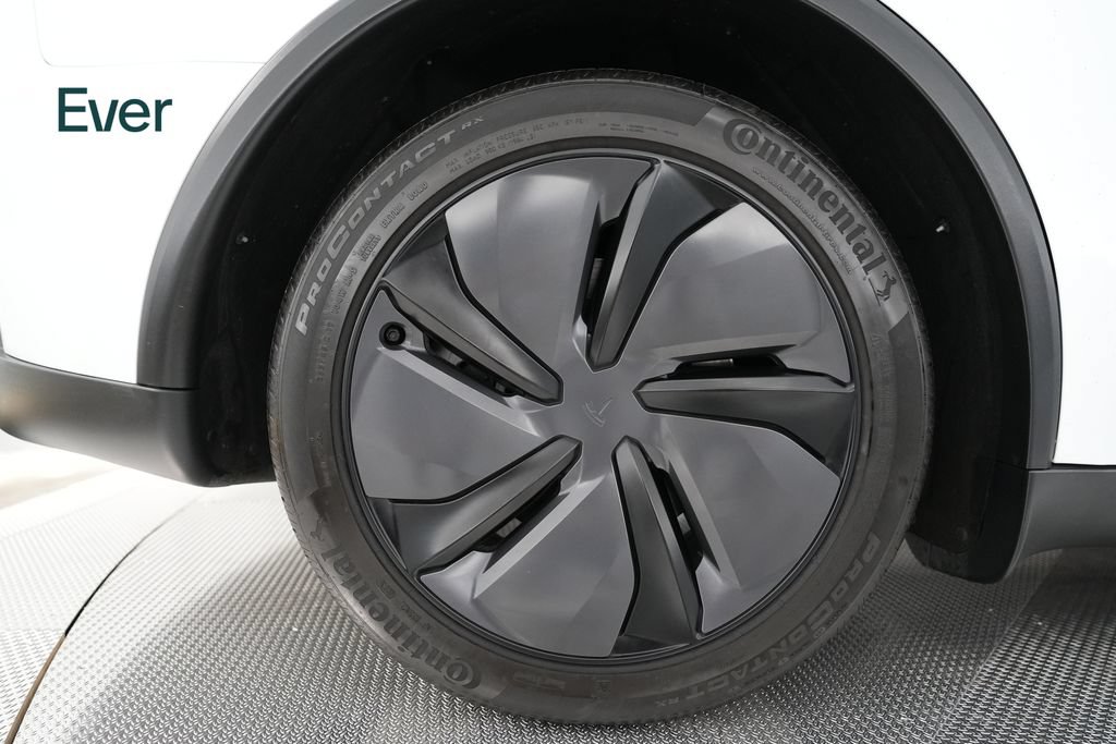 Used 2026 Tesla Model Y AWD image 19