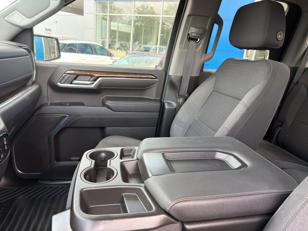 Used 2023 GMC Sierra 1500 Elevation image 24