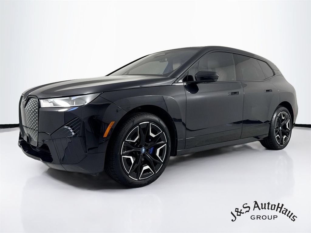 Used 2024 BMW iX xDrive50 w/ Sport Package AWD/4WD image 3