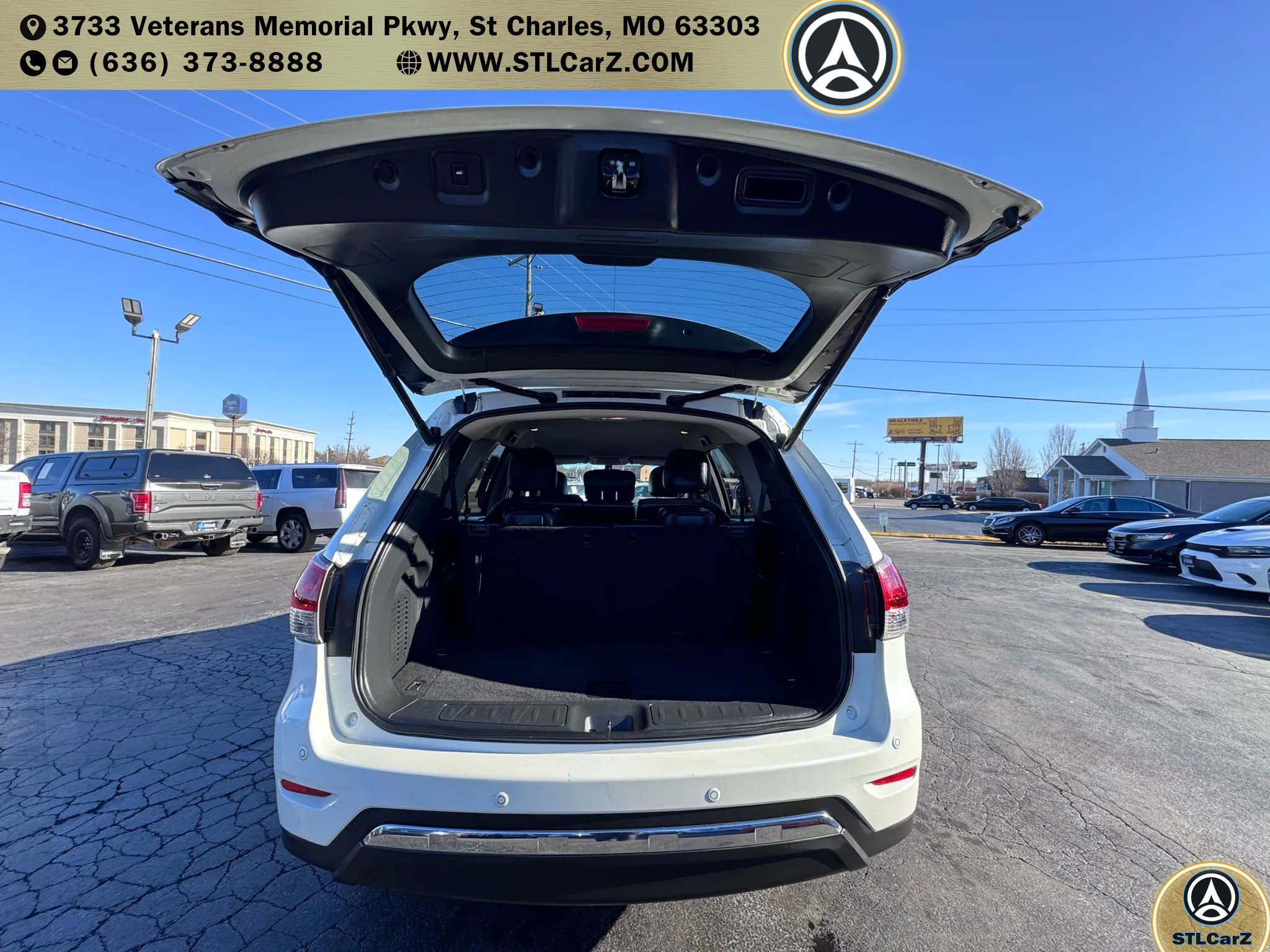 Used 2015 Nissan Pathfinder SL image 13