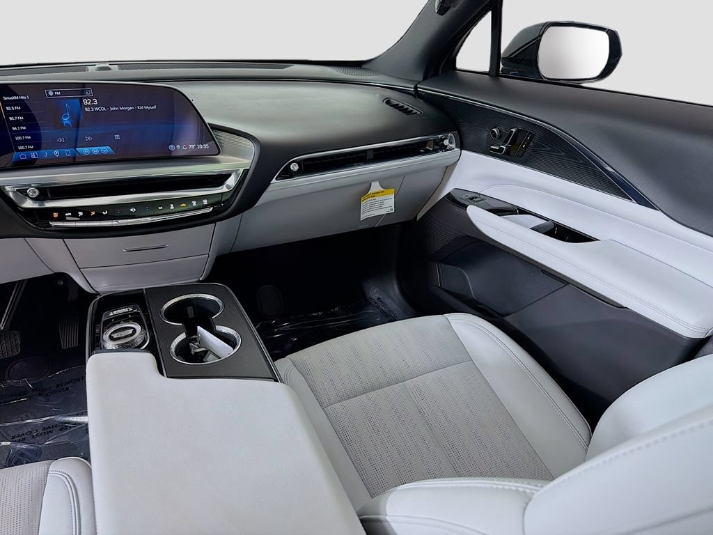 Used 2024 Cadillac Lyriq Luxury RWD image 30